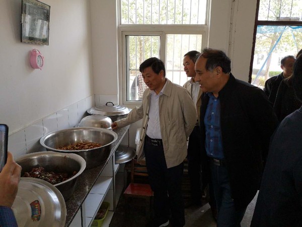 20191015袁振兴副主任带队开展五保供养服务机构建后管养情况会前调研 (4).jpg