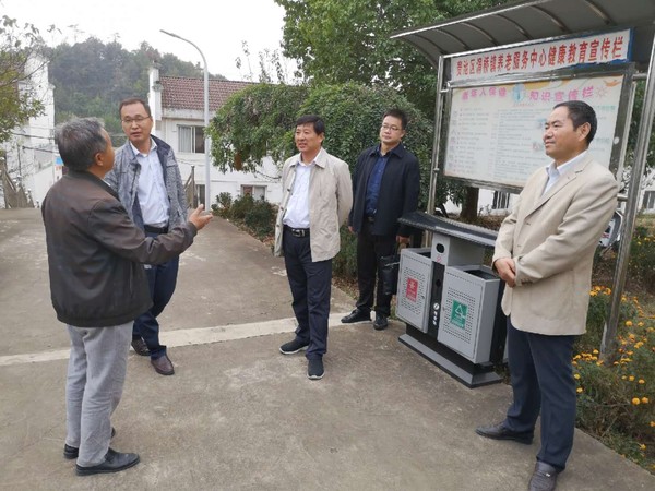 20191015袁振兴副主任带队开展五保供养服务机构建后管养情况会前调研.jpg