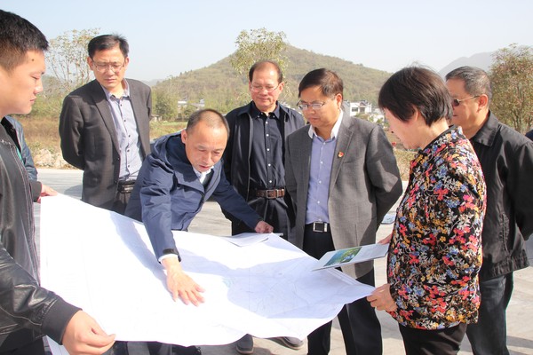 20191104市人大常委会副主任樊泽明赴贵池区开展非金属矿产业发展视察 (2).JPG